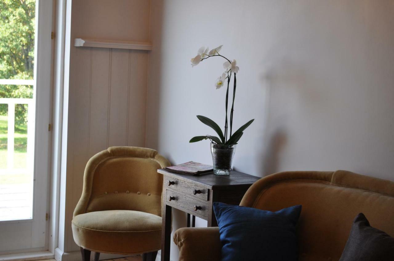 Meke Hotell Mustkalni Eksteriør bilde