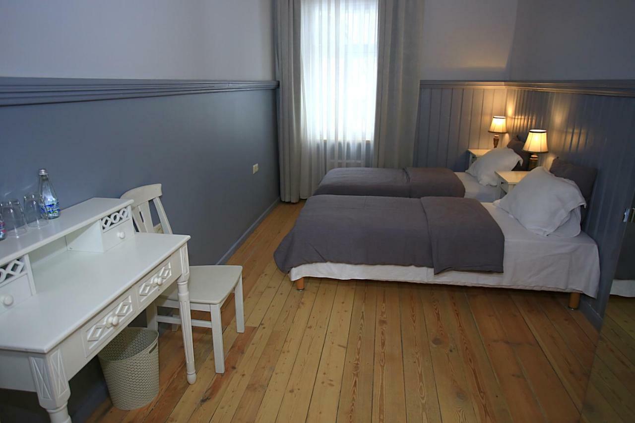 Meke Hotell Mustkalni Eksteriør bilde
