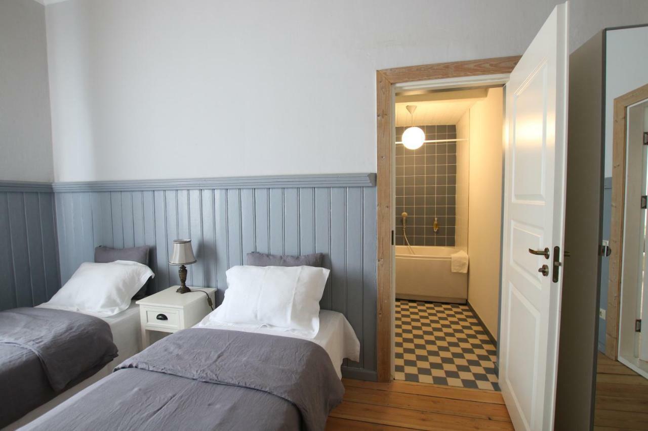 Meke Hotell Mustkalni Eksteriør bilde